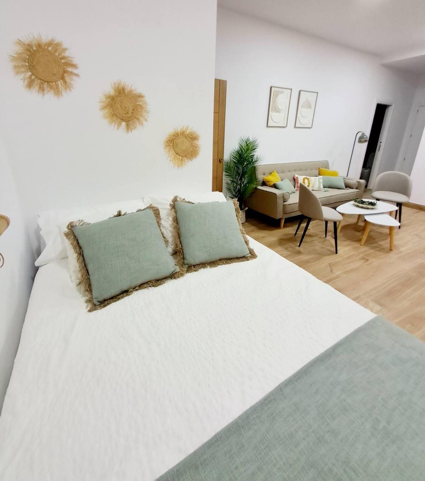 Coffee & Calm Triana Apartment Севілья Екстер'єр фото